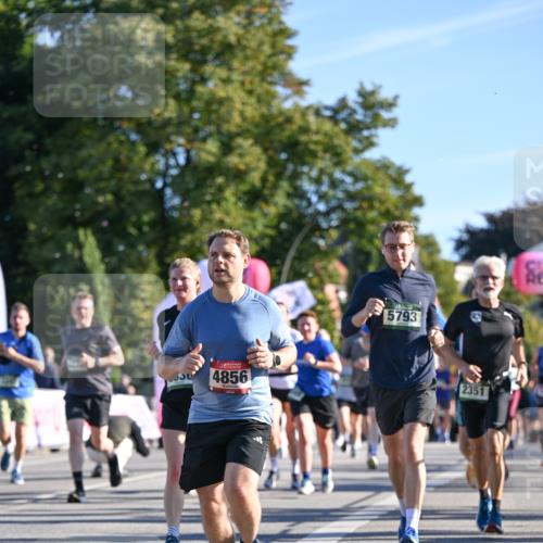 07.09.2025 - BARMER Alsterlauf Dr. Thomas Lammeyer http://msf.ph/oto/8710652 07.09.2025 09:37:09 Laufen 4856, 5793, 2351 meine-sportfotos.de