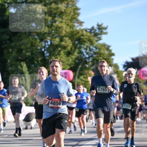 07.09.2025 - BARMER Alsterlauf Dr. Thomas Lammeyer http://msf.ph/oto/8710654 07.09.2025 09:37:09 Laufen 36, 4856, 5793, 2351 meine-sportfotos.de