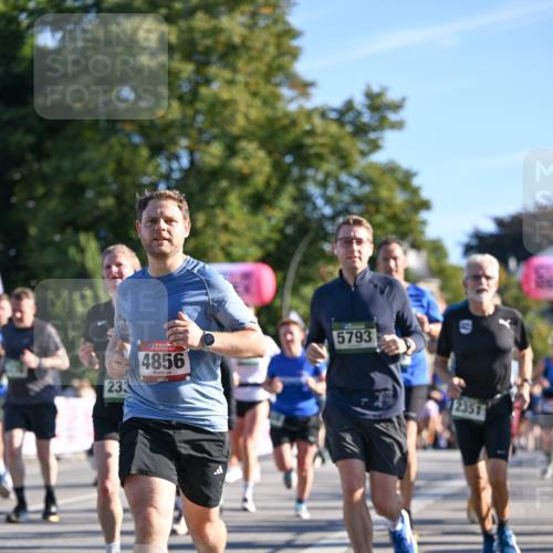 07.09.2025 - BARMER Alsterlauf Dr. Thomas Lammeyer http://msf.ph/oto/8710656 07.09.2025 09:37:09 Laufen 233, 136, 4856, 5793, 2351 meine-sportfotos.de