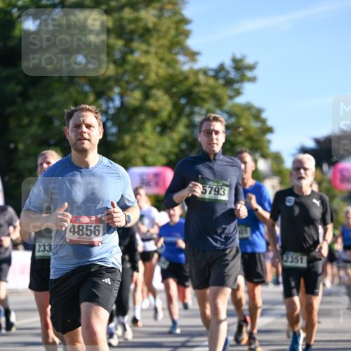 07.09.2025 - BARMER Alsterlauf Dr. Thomas Lammeyer http://msf.ph/oto/8710658 07.09.2025 09:37:10 Laufen 233, 036, 4856, 5793, 2351 meine-sportfotos.de