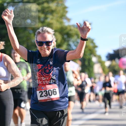 07.09.2025 - BARMER Alsterlauf Dr. Thomas Lammeyer http://msf.ph/oto/8710718 07.09.2025 09:37:20 Laufen 13, 36, 2306 meine-sportfotos.de