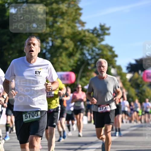07.09.2025 - BARMER Alsterlauf Dr. Thomas Lammeyer http://msf.ph/oto/8710758 07.09.2025 09:37:26 Laufen 5705, 2733 meine-sportfotos.de