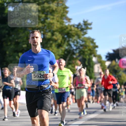 07.09.2025 - BARMER Alsterlauf Dr. Thomas Lammeyer http://msf.ph/oto/8710840 07.09.2025 09:37:39 Laufen 5629 meine-sportfotos.de