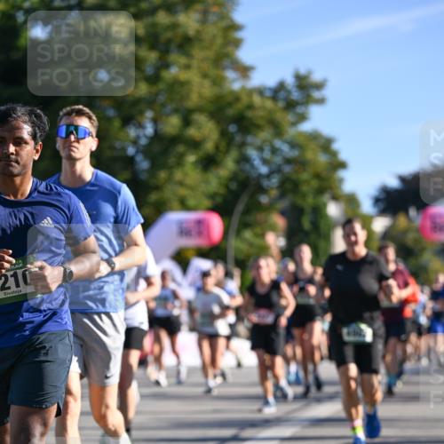 07.09.2025 - BARMER Alsterlauf Dr. Thomas Lammeyer http://msf.ph/oto/8710999 07.09.2025 09:38:05 Laufen 210 meine-sportfotos.de