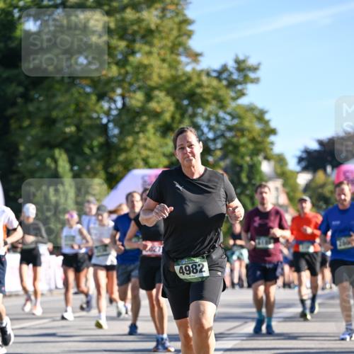 07.09.2025 - BARMER Alsterlauf Dr. Thomas Lammeyer http://msf.ph/oto/8711009 07.09.2025 09:38:07 Laufen 4982 meine-sportfotos.de