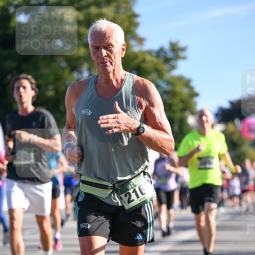07.09.2025 - BARMER Alsterlauf Dr. Thomas Lammeyer http://msf.ph/oto/8711123 07.09.2025 09:38:27 Laufen 216 meine-sportfotos.de