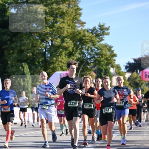 07.09.2025 - BARMER Alsterlauf Dr. Thomas Lammeyer http://msf.ph/oto/8711247 07.09.2025 09:38:47 Laufen 10, 3238, 240, 2346, 3060, 3237, 2749 meine-sportfotos.de
