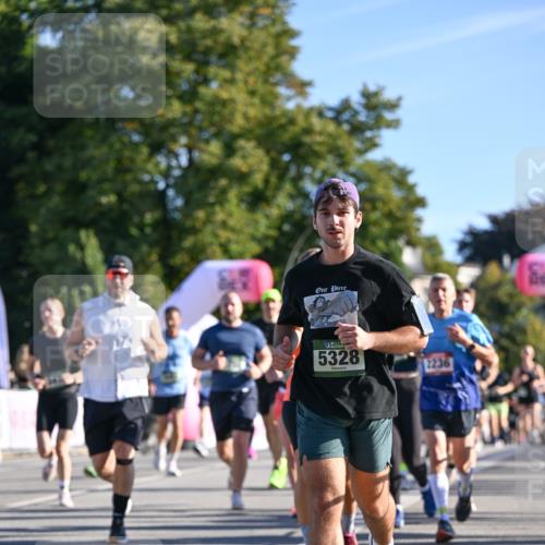 07.09.2025 - BARMER Alsterlauf Dr. Thomas Lammeyer http://msf.ph/oto/8711279 07.09.2025 09:38:52 Laufen 5328, 2236 meine-sportfotos.de