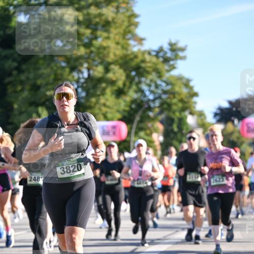 07.09.2025 - BARMER Alsterlauf Dr. Thomas Lammeyer http://msf.ph/oto/8711386 07.09.2025 09:39:10 Laufen 2481, 3820, 2623 meine-sportfotos.de