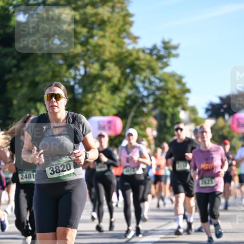 07.09.2025 - BARMER Alsterlauf Dr. Thomas Lammeyer http://msf.ph/oto/8711387 07.09.2025 09:39:10 Laufen 2487, 3820, 2623 meine-sportfotos.de