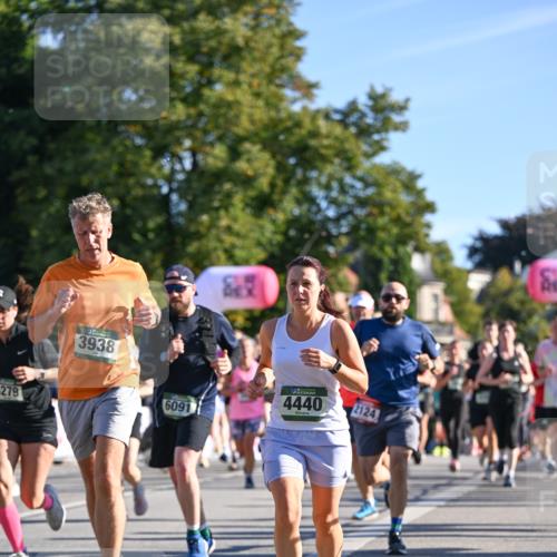 07.09.2025 - BARMER Alsterlauf Dr. Thomas Lammeyer http://msf.ph/oto/8711479 07.09.2025 09:39:25 Laufen 279, 3938, 6091, 4440, 2124 meine-sportfotos.de