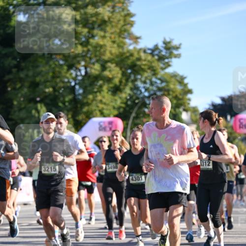 07.09.2025 - BARMER Alsterlauf Dr. Thomas Lammeyer http://msf.ph/oto/8711508 07.09.2025 09:39:29 Laufen 3215, 3498, 4301, 5312 meine-sportfotos.de