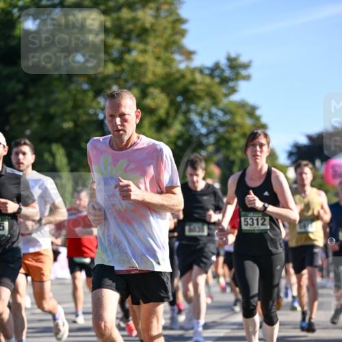 07.09.2025 - BARMER Alsterlauf Dr. Thomas Lammeyer http://msf.ph/oto/8711514 07.09.2025 09:39:30 Laufen 5312 meine-sportfotos.de