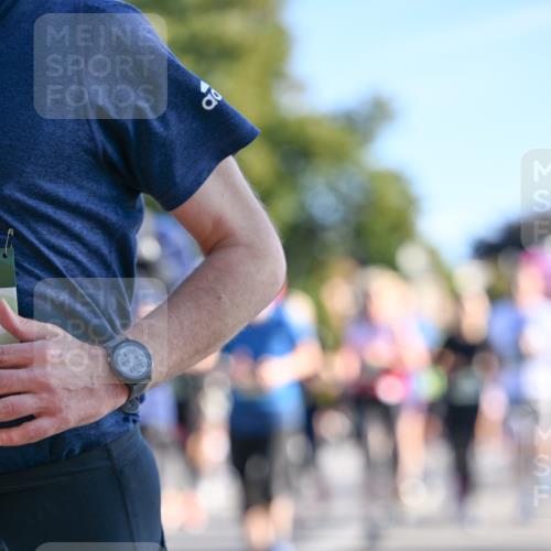 07.09.2025 - BARMER Alsterlauf Dr. Thomas Lammeyer http://msf.ph/oto/8711540 07.09.2025 09:39:35 Laufen 8, 33, 13, 5, 91, 5, 40, 168 meine-sportfotos.de