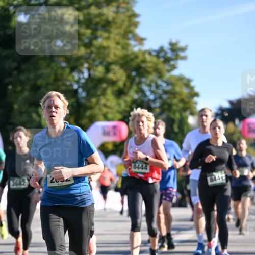 07.09.2025 - BARMER Alsterlauf Dr. Thomas Lammeyer http://msf.ph/oto/8711547 07.09.2025 09:39:36 Laufen 2032, 8444, 844 meine-sportfotos.de