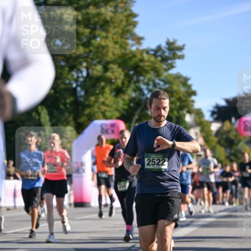 07.09.2025 - BARMER Alsterlauf Dr. Thomas Lammeyer http://msf.ph/oto/8711567 07.09.2025 09:39:40 Laufen 2522 meine-sportfotos.de