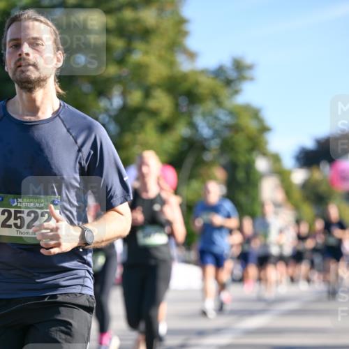 07.09.2025 - BARMER Alsterlauf Dr. Thomas Lammeyer http://msf.ph/oto/8711576 07.09.2025 09:39:41 Laufen 36, 2522 meine-sportfotos.de