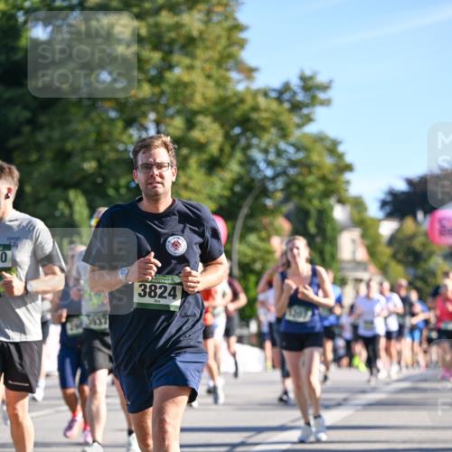 07.09.2025 - BARMER Alsterlauf Dr. Thomas Lammeyer http://msf.ph/oto/8711615 07.09.2025 09:39:47 Laufen 60, 6, 3824 meine-sportfotos.de