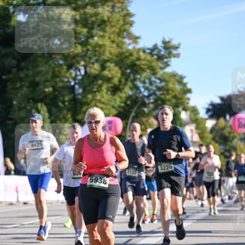 07.09.2025 - BARMER Alsterlauf Dr. Thomas Lammeyer http://msf.ph/oto/8711659 07.09.2025 09:39:55 Laufen 8429, 836, 5938, 3229, 3137 meine-sportfotos.de