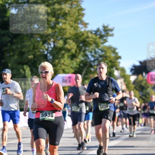 07.09.2025 - BARMER Alsterlauf Dr. Thomas Lammeyer http://msf.ph/oto/8711662 07.09.2025 09:39:55 Laufen 5938, 3229, 3137 meine-sportfotos.de