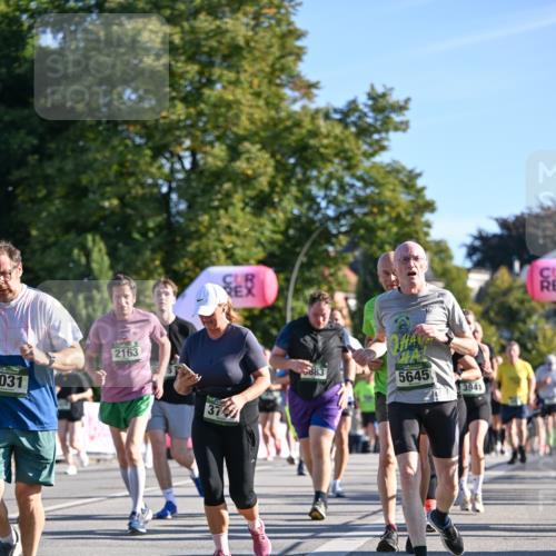07.09.2025 - BARMER Alsterlauf Dr. Thomas Lammeyer http://msf.ph/oto/8711730 07.09.2025 09:40:07 Laufen 031, 2163, 37, 5883, 5645, 3941 meine-sportfotos.de