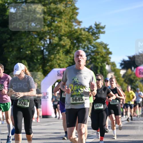 07.09.2025 - BARMER Alsterlauf Dr. Thomas Lammeyer http://msf.ph/oto/8711739 07.09.2025 09:40:09 Laufen 63, 3740, 5645, 10, 3941, 8434 meine-sportfotos.de