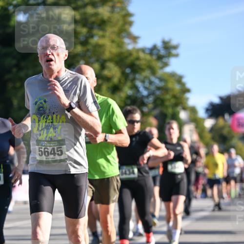 07.09.2025 - BARMER Alsterlauf Dr. Thomas Lammeyer http://msf.ph/oto/8711744 07.09.2025 09:40:09 Laufen 136, 5645 meine-sportfotos.de