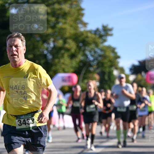 07.09.2025 - BARMER Alsterlauf Dr. Thomas Lammeyer http://msf.ph/oto/8711786 07.09.2025 09:40:16 Laufen 36, 3433 meine-sportfotos.de