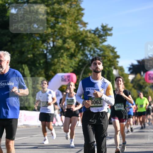 07.09.2025 - BARMER Alsterlauf Dr. Thomas Lammeyer http://msf.ph/oto/8711884 07.09.2025 09:40:32 Laufen 1996, 4905, 3063, 3960 meine-sportfotos.de
