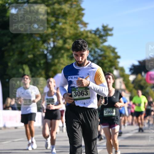07.09.2025 - BARMER Alsterlauf Dr. Thomas Lammeyer http://msf.ph/oto/8711890 07.09.2025 09:40:33 Laufen 3063, 3960 meine-sportfotos.de