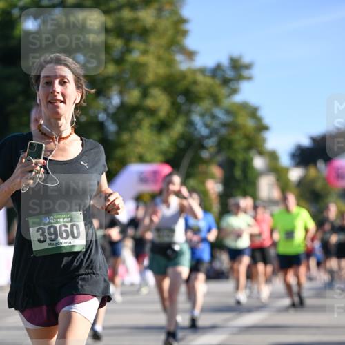 07.09.2025 - BARMER Alsterlauf Dr. Thomas Lammeyer http://msf.ph/oto/8711903 07.09.2025 09:40:35 Laufen 36, 3960 meine-sportfotos.de