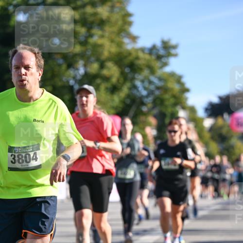 07.09.2025 - BARMER Alsterlauf Dr. Thomas Lammeyer http://msf.ph/oto/8711940 07.09.2025 09:40:40 Laufen 36, 3804 meine-sportfotos.de