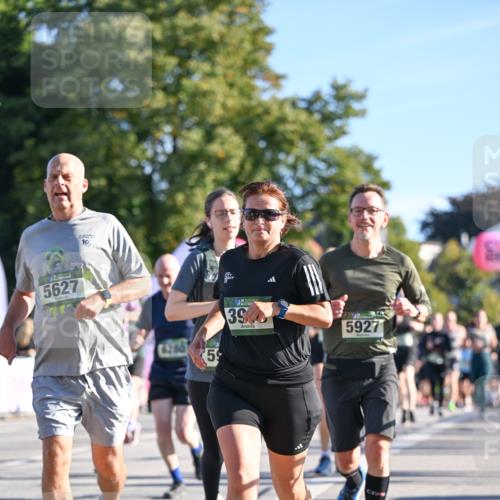 07.09.2025 - BARMER Alsterlauf Dr. Thomas Lammeyer http://msf.ph/oto/8711949 07.09.2025 09:40:42 Laufen 5627, 10, 6280, 5, 39, 5927 meine-sportfotos.de