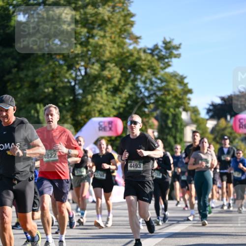 07.09.2025 - BARMER Alsterlauf Dr. Thomas Lammeyer http://msf.ph/oto/8711977 07.09.2025 09:40:47 Laufen 4822, 3765, 4493 meine-sportfotos.de