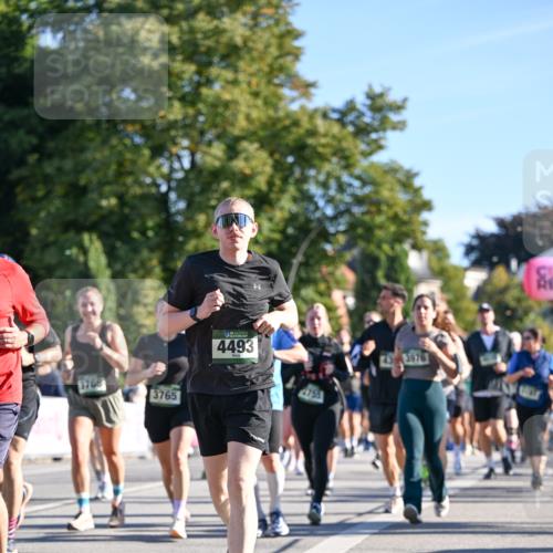 07.09.2025 - BARMER Alsterlauf Dr. Thomas Lammeyer http://msf.ph/oto/8711985 07.09.2025 09:40:48 Laufen 3768, 3765, 4493 meine-sportfotos.de