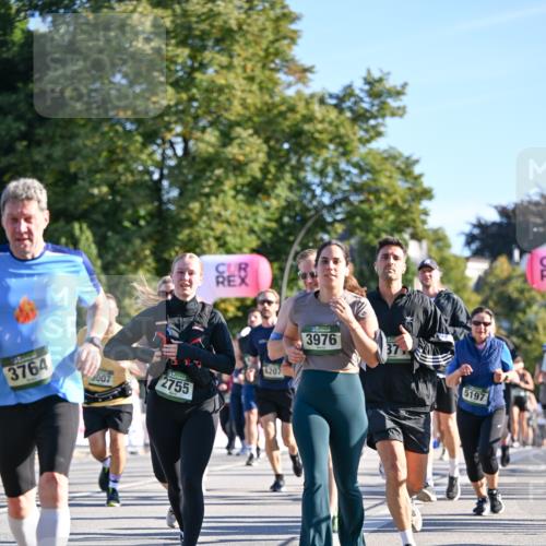 07.09.2025 - BARMER Alsterlauf Dr. Thomas Lammeyer http://msf.ph/oto/8711990 07.09.2025 09:40:50 Laufen 14145, 3764, 2755, 007, 6207, 3976, 5197 meine-sportfotos.de