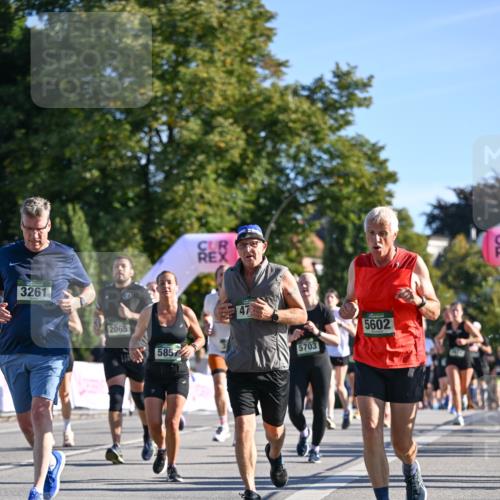 07.09.2025 - BARMER Alsterlauf Dr. Thomas Lammeyer http://msf.ph/oto/8712043 07.09.2025 09:40:59 Laufen 3261, 2065, 5857, 5703, 5602 meine-sportfotos.de