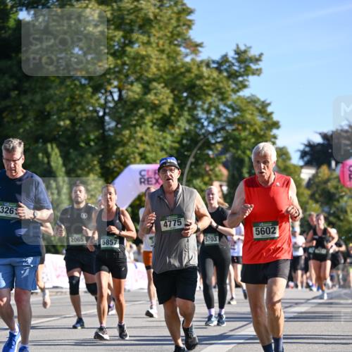 07.09.2025 - BARMER Alsterlauf Dr. Thomas Lammeyer http://msf.ph/oto/8712044 07.09.2025 09:40:59 Laufen 326, 2065, 5857, 4775, 5703, 5602 meine-sportfotos.de