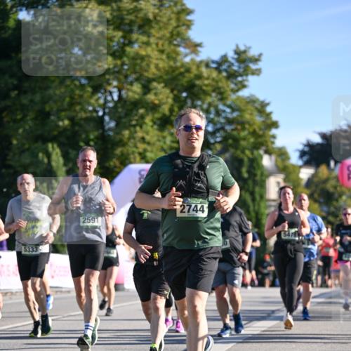 07.09.2025 - BARMER Alsterlauf Dr. Thomas Lammeyer http://msf.ph/oto/8712194 07.09.2025 09:41:25 Laufen 5333, 2591, 2744, 5478 meine-sportfotos.de