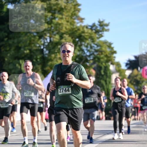 07.09.2025 - BARMER Alsterlauf Dr. Thomas Lammeyer http://msf.ph/oto/8712196 07.09.2025 09:41:25 Laufen 2591, 2744, 2130 meine-sportfotos.de