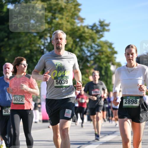 07.09.2025 - BARMER Alsterlauf Dr. Thomas Lammeyer http://msf.ph/oto/8712260 07.09.2025 09:41:37 Laufen 19, 5039, 203, 6022, 36, 2898 meine-sportfotos.de