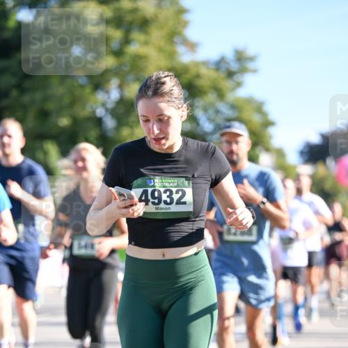 07.09.2025 - BARMER Alsterlauf Dr. Thomas Lammeyer http://msf.ph/oto/8712396 07.09.2025 09:41:59 Laufen 10, 36, 4932 meine-sportfotos.de