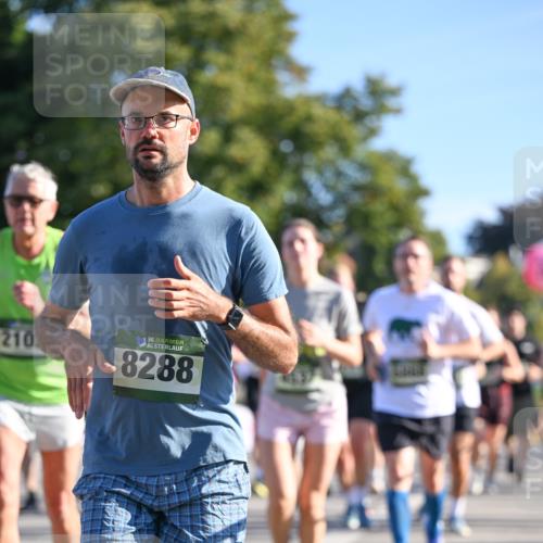 07.09.2025 - BARMER Alsterlauf Dr. Thomas Lammeyer http://msf.ph/oto/8712404 07.09.2025 09:42:00 Laufen 210, 36, 8288 meine-sportfotos.de