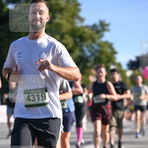 07.09.2025 - BARMER Alsterlauf Dr. Thomas Lammeyer http://msf.ph/oto/8712428 07.09.2025 09:42:04 Laufen 99, 36, 4319 meine-sportfotos.de