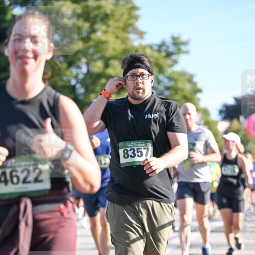 07.09.2025 - BARMER Alsterlauf Dr. Thomas Lammeyer http://msf.ph/oto/8712443 07.09.2025 09:42:07 Laufen 4622, 36, 8357 meine-sportfotos.de