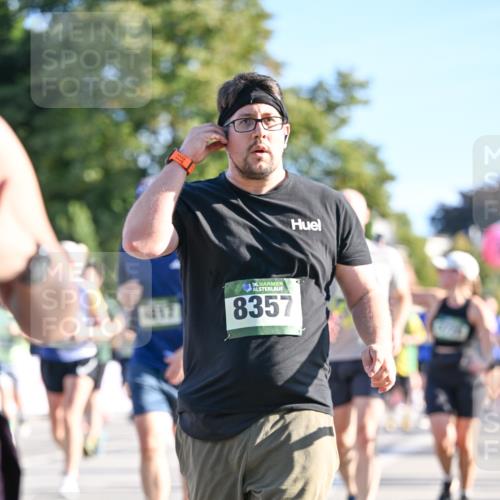 07.09.2025 - BARMER Alsterlauf Dr. Thomas Lammeyer http://msf.ph/oto/8712446 07.09.2025 09:42:07 Laufen 1417, 36, 8357 meine-sportfotos.de