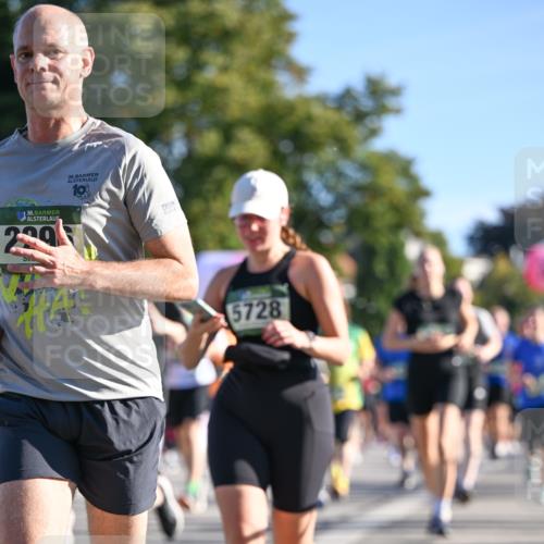 07.09.2025 - BARMER Alsterlauf Dr. Thomas Lammeyer http://msf.ph/oto/8712460 07.09.2025 09:42:10 Laufen 36, 239, 5728 meine-sportfotos.de