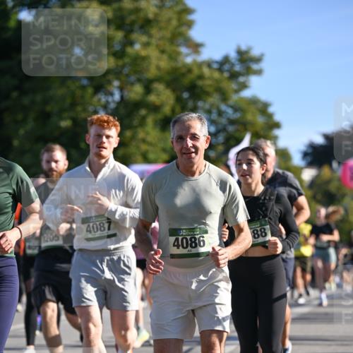 07.09.2025 - BARMER Alsterlauf Dr. Thomas Lammeyer http://msf.ph/oto/8712546 07.09.2025 09:42:23 Laufen 1205, 4087, 4086, 88 meine-sportfotos.de