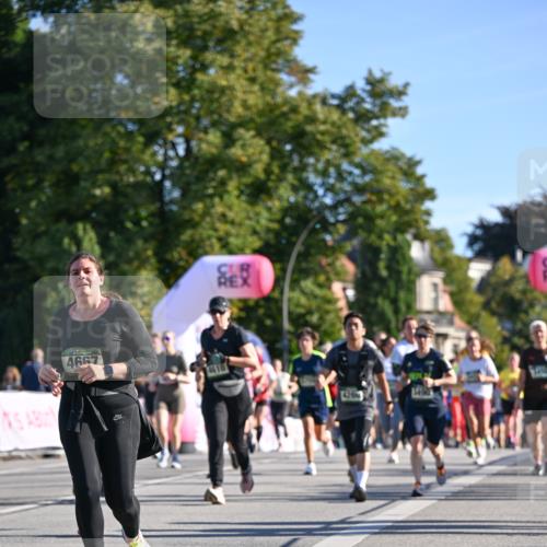 07.09.2025 - BARMER Alsterlauf Dr. Thomas Lammeyer http://msf.ph/oto/8712606 07.09.2025 09:42:33 Laufen 4667, 4610, 4266 meine-sportfotos.de