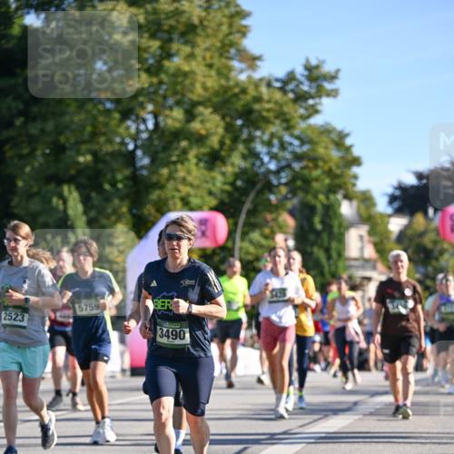 07.09.2025 - BARMER Alsterlauf Dr. Thomas Lammeyer http://msf.ph/oto/8712630 07.09.2025 09:42:36 Laufen 2523, 5759, 3490, 3429 meine-sportfotos.de